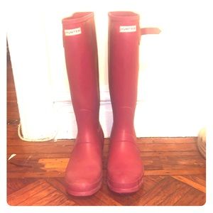 Raspberry tall hunter rain boots